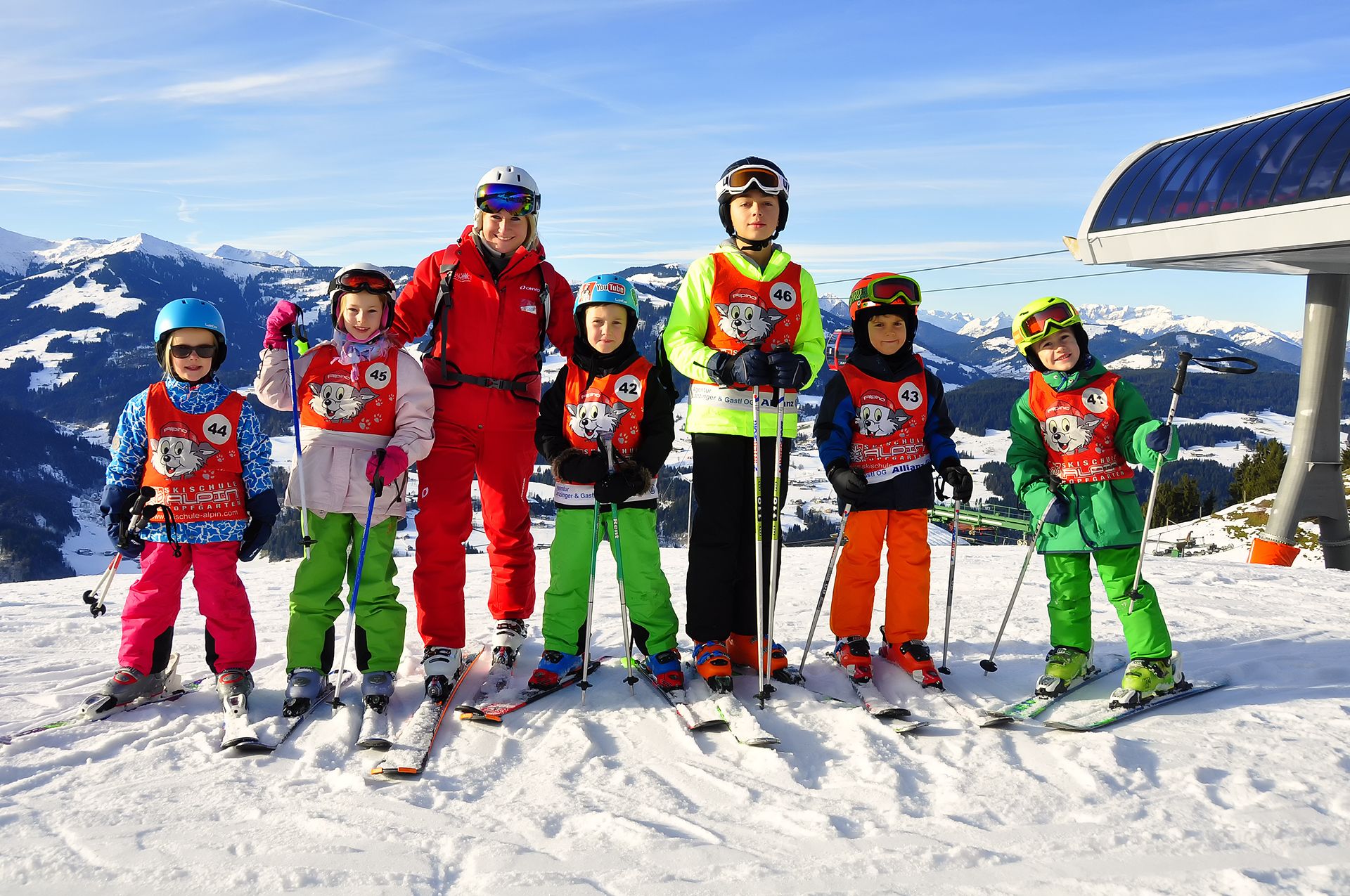 files/upload/kinderkurse/skischule-alpin-gruppenfoto-kinder-2.jpg