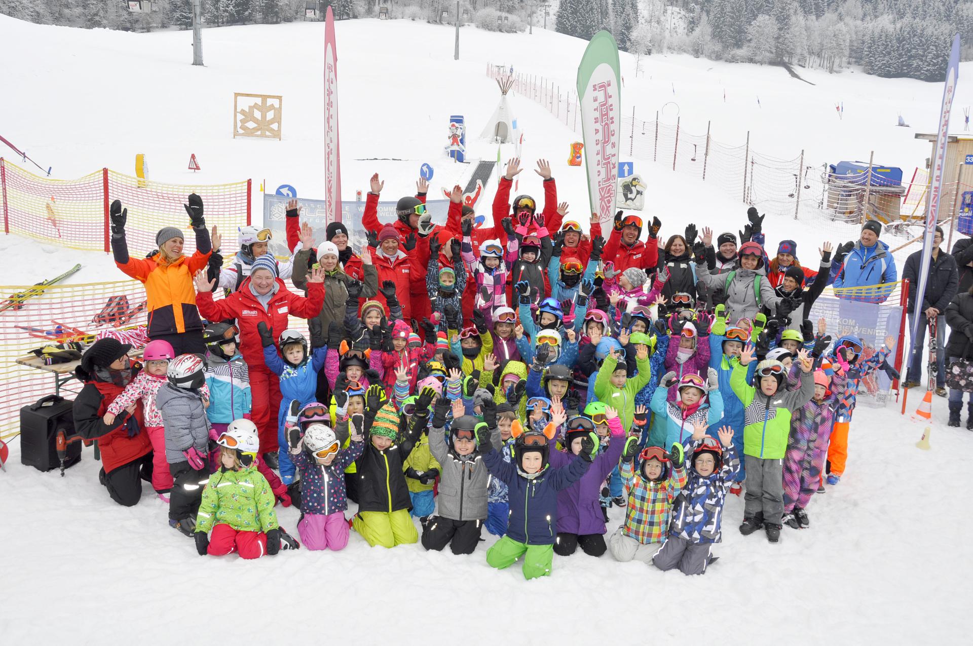 files/upload/startslider/skischule-alpin-gruppenbild-1.jpg